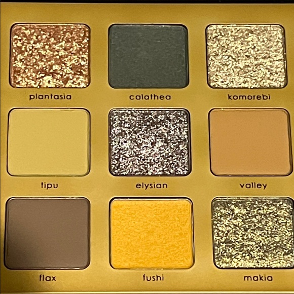 Natasha Denona Yucca Palette Vibrant Eyeshadow Collection - Picture 7 of 8